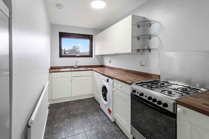 1 Bedroom Flat For Sale In Churchfields, London, E18