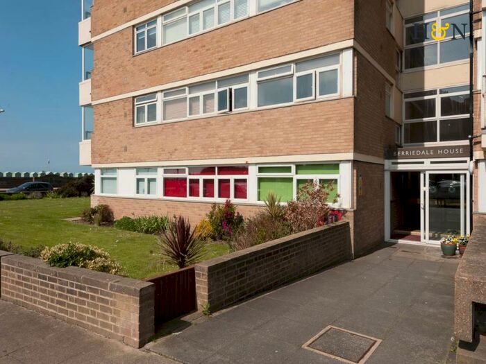 2 Bedroom House To Rent In Berriedale House, - Kingsway, Hove, BN3