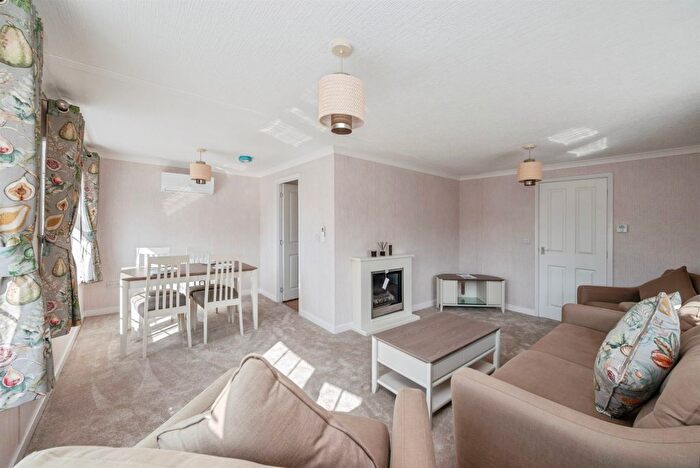 2 Bedroom Park Home For Sale In Mill Road, Great Yarmouth, NR31