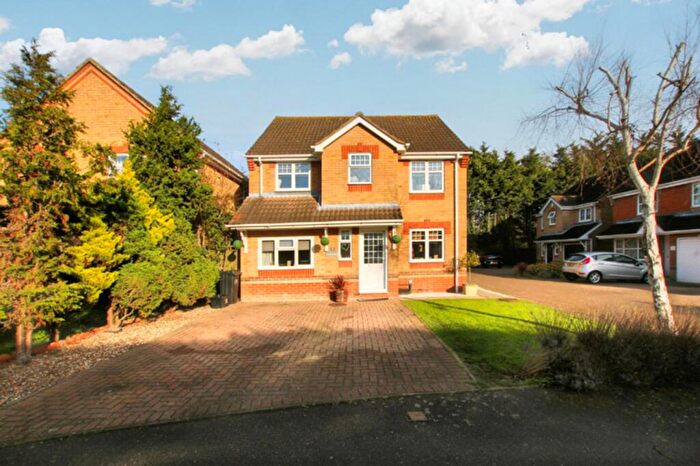 5 Bedroom Detached House For Sale In Waverley Road, Steeple View, Essex, SS15