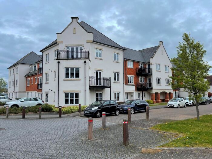1 Bedroom Apartment For Sale In Highwood House, Longhurst Avenue, Horsham, West Sussex, RH12