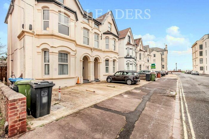 1 Bedroom Flat To Rent In Queens Road, Worthing, BN11