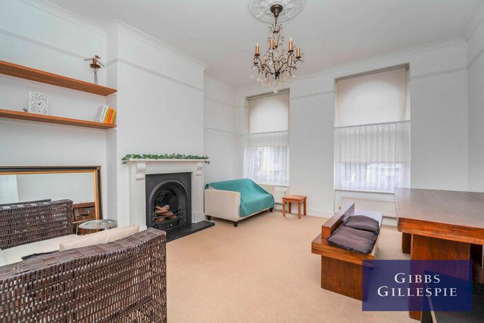 2 Bedroom Flat To Rent In Windsor Road, Ealing, W5