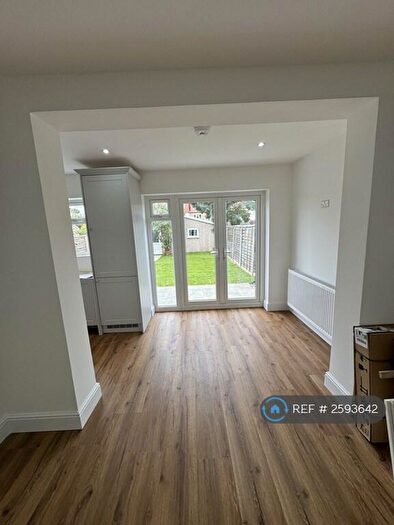 5 Bedroom Semi-Detached House To Rent In Carlton Crescent, Cheam, Sutton, SM3