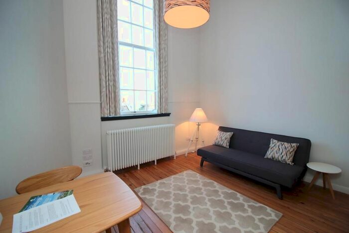 1 Bedroom Flat To Rent In Flat, Mcdonald Road, Edinburgh, EH7