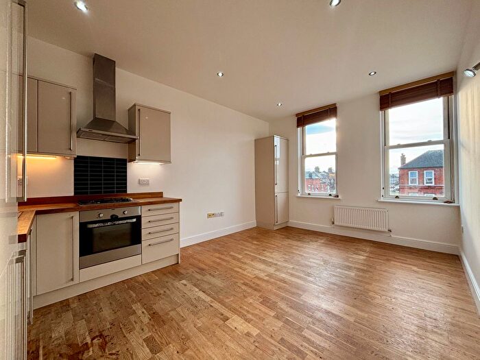 2 Bedroom Flat To Rent In Brownhill Road, London, SE6