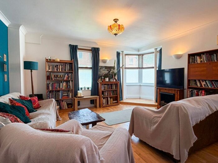 4 Bedroom Semi Detached House For Sale In South Street, Hythe, SO45