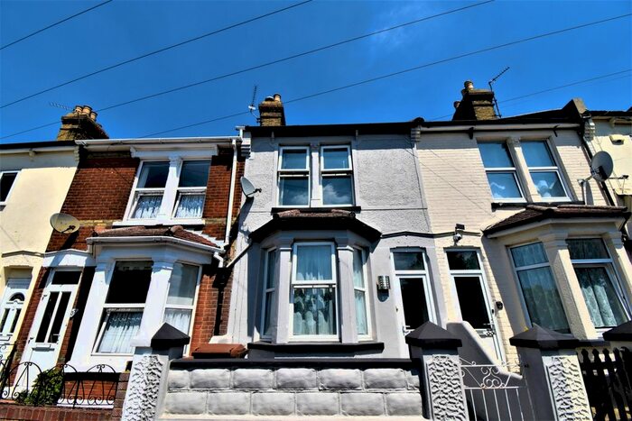3 Bedroom Terraced House To Rent In Imperial Road, Gillingham, ME7