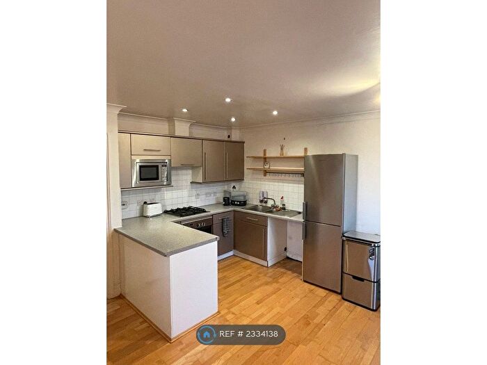 2 Bedroom Flat To Rent In Pyramid Court, Kingston Upon Thames, KT1