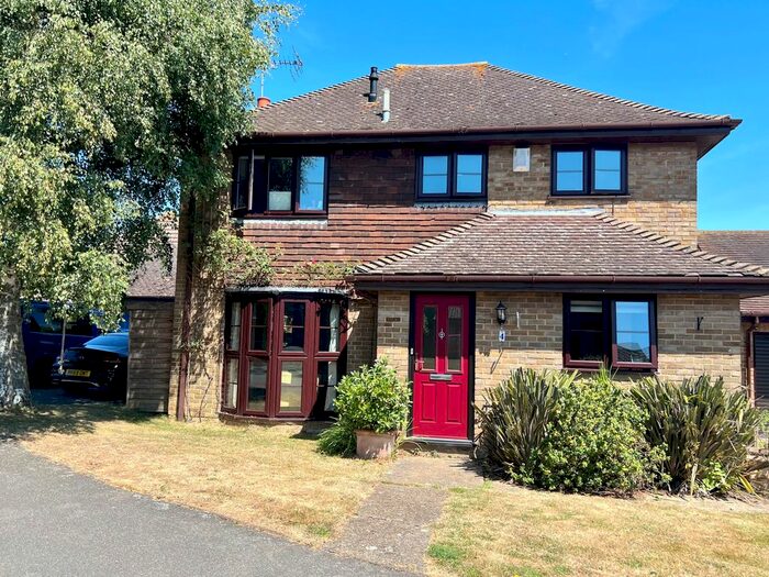 4 Bedroom Detached House To Rent In Curlew Avenue, Lower Halstow, ME9