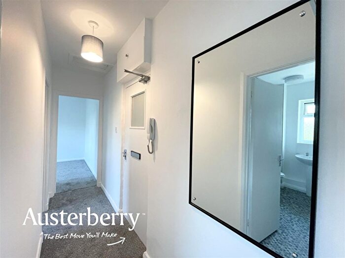 1 Bedroom Flat To Rent In Trentham Road, Blurton, Stoke-On-Trent, Staffordshire, ST3