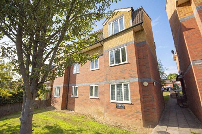 1 Bedroom Flat To Rent In Park Road, Barnet, EN4