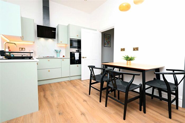 2 Bedroom Apartment To Rent In Grosvenor Road, Bristol, BS2
