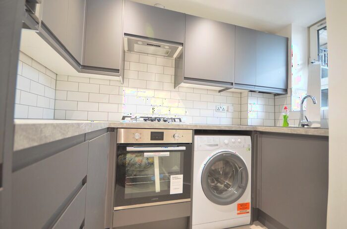 3 Bedroom Flat To Rent In Pott Street, London, E2
