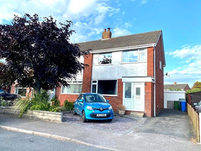 3 Bedroom Semi-Detached House For Sale In Lawnswood Avenue, Poulton-le-Fylde, Lancashire, FY6