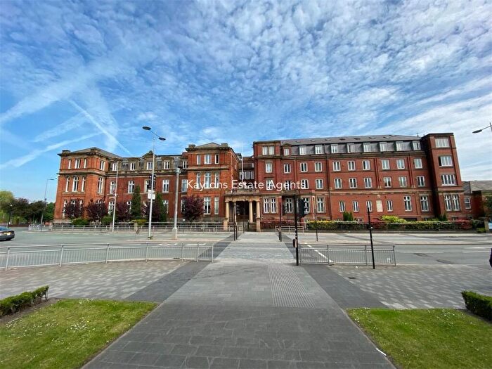 3 Bedroom Apartment To Rent In The Royal, Wilton Place, Salford, M3