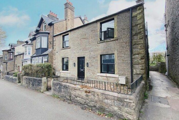 2 Bedroom Flat To Rent In London Road, Buxton SK17