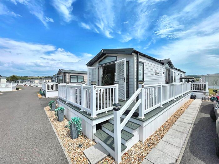 2 Bedroom Mobile/park Home For Sale In Bridgwater Road, Bleadon, Weston-Super-Mare, BS24