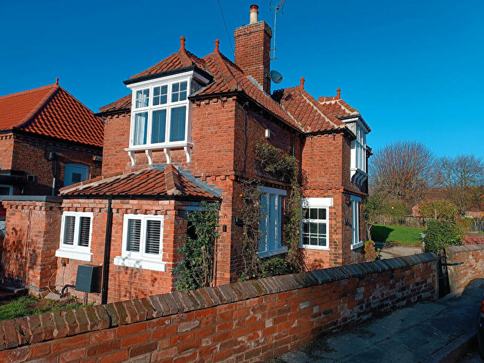 3 Bedroom Detached House To Rent In School House School Lane, NG22