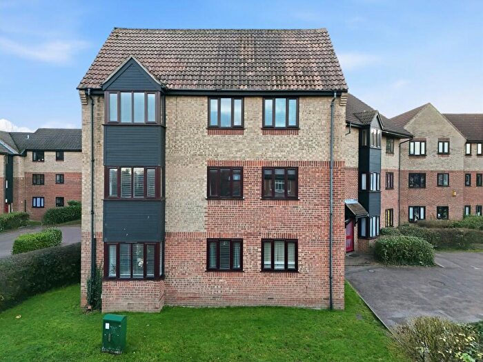 2 Bedroom Apartment To Rent In Copperfields, Basildon, Essex, SS15