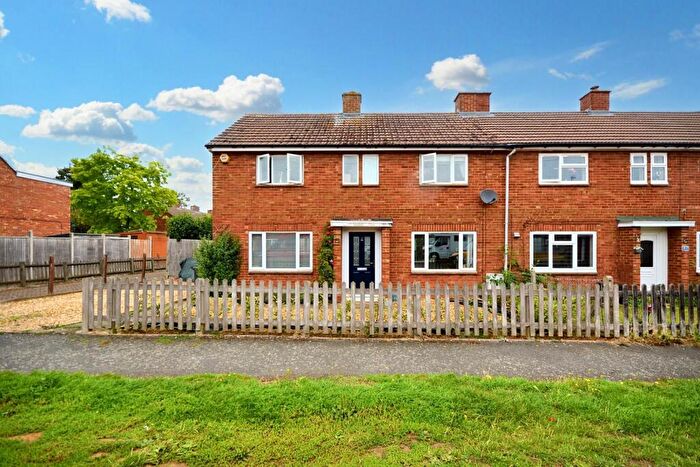 3 Bedroom Semi-Detached House For Sale In Hornby Road, Earls Barton, Northampton, NN6