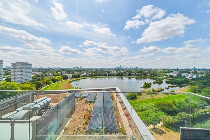 3 Bedroom Flat To Rent In Woodberry Down, Stoke Newington, London, N4