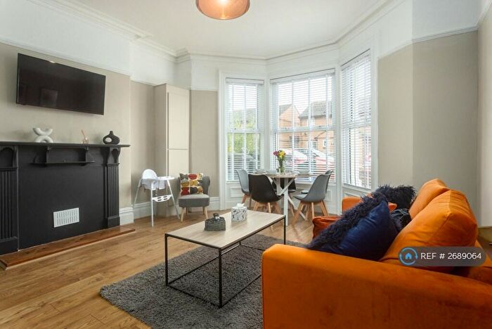 2 Bedroom Flat To Rent In Clarence Road, Llandudno, LL30