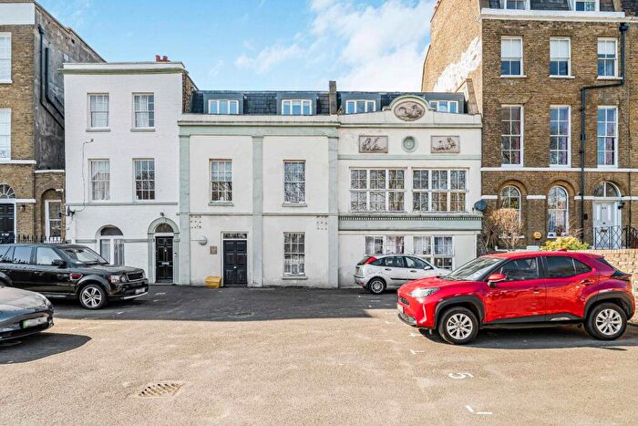 2 Bedroom Apartment To Rent In Camberwell Road, London, SE5