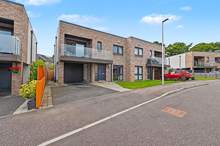 4 Bedroom Semi-Detached House For Sale In Forth Park Crescent, Kirkcaldy, KY2