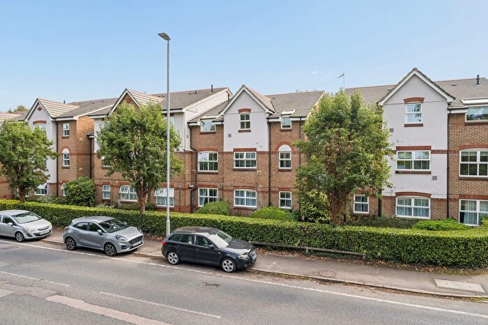 2 Bedroom Flat For Sale In Uxbridge Road, Mill Stream Lodge Uxbridge Road, WD3