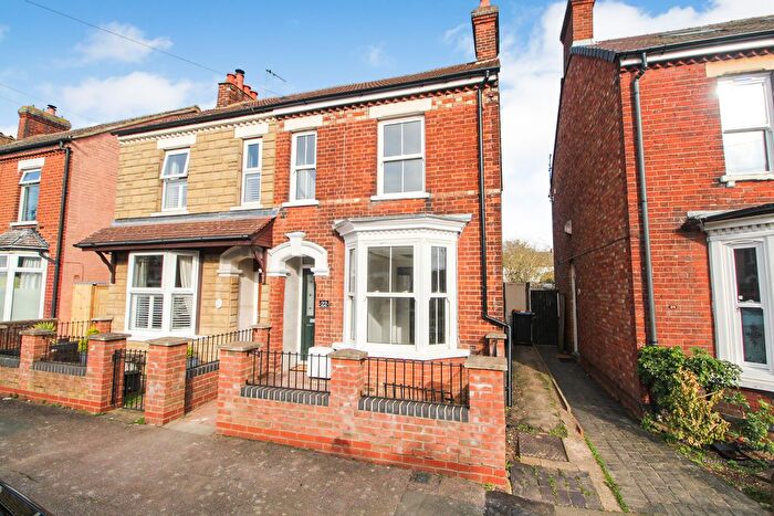 3 Bedroom Semi Detached House For Sale In Silverdale Street, Kempston, MK42