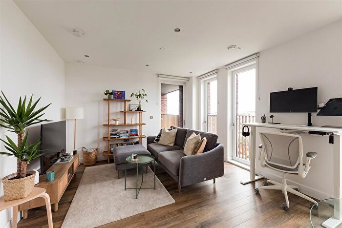 1 Bedroom Flat For Sale In Auckland Road, Leyton, E10