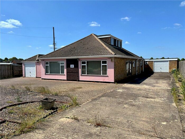 3 Bedroom Bungalow For Sale In Horseshoe Road, Spalding, Lincolnshire, PE11