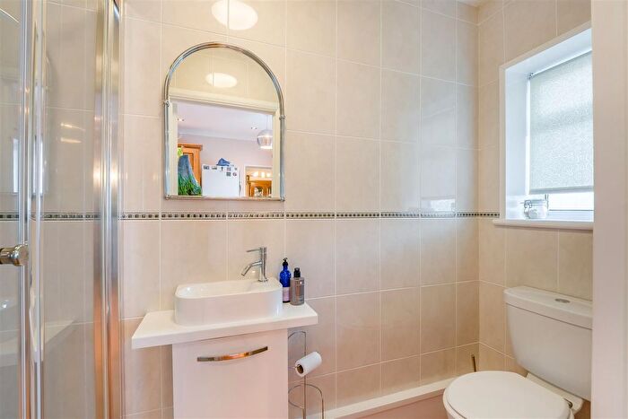 3 Bedroom Detached House For Sale In Queens Road, Maidstone, ME16
