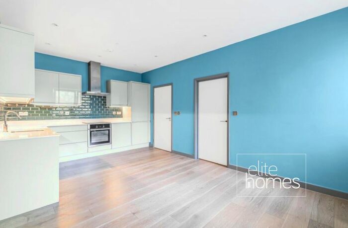 2 Bedroom Flat To Rent In Station Road, Barnet, EN5