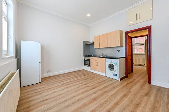 1 Bedroom Flat To Rent In Rectory Road, Stoke Newington, London, N16