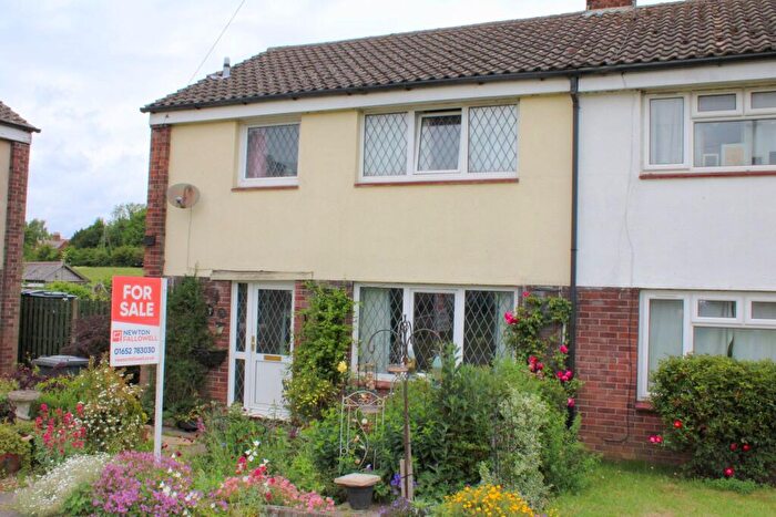3 Bedroom Semi Detached House For Sale In Council Villas, Melton Ross, DN38