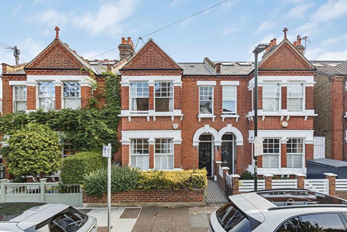 2 Bedroom Maisonette To Rent In Rectory Road, Barnes, SW13