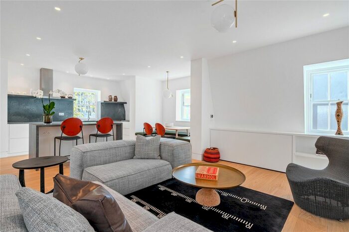 2 Bedroom Flat To Rent In Bedford Avenue, London, WC1B