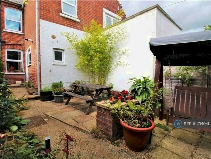 3 Bedroom End Of Terrace House To Rent In Beecham Road, Reading, RG30