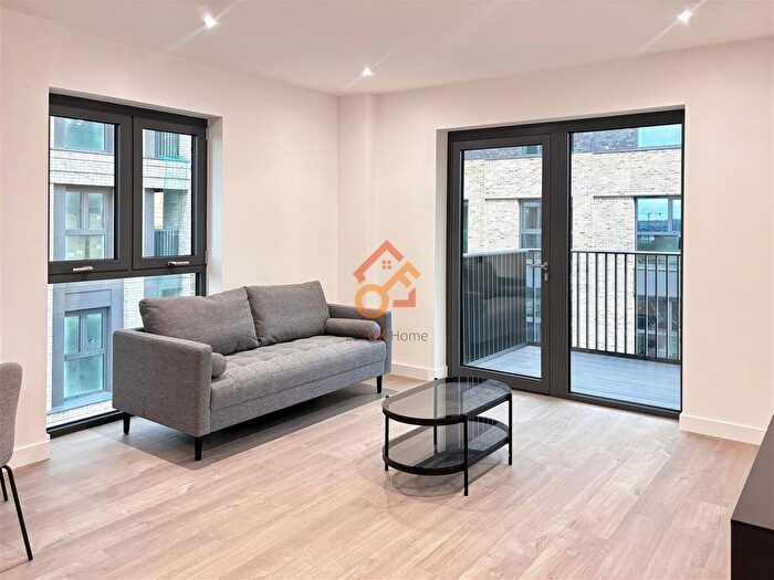 2 Bedroom Flat To Rent In Darter House, Anax Street, London, N4