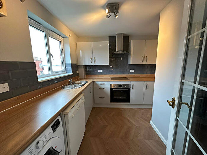 2 Bedroom Apartment To Rent In Armstrong Quay, L3