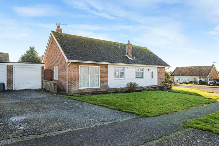 3 Bedroom Bungalow For Sale In Poynings Close, Seaford, BN25