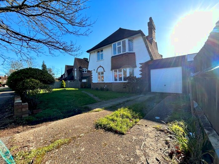 4 Bedroom Property To Rent In Tattenham Way, Tadworth, KT20