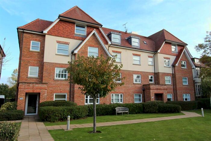 2 Bedroom Flat To Rent In Grosvenor Heights, Forest View, Chingford, E4