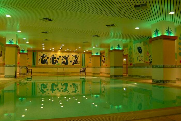 Studio To Rent In Whitehouse Apartments, Waterloo, London, SE1