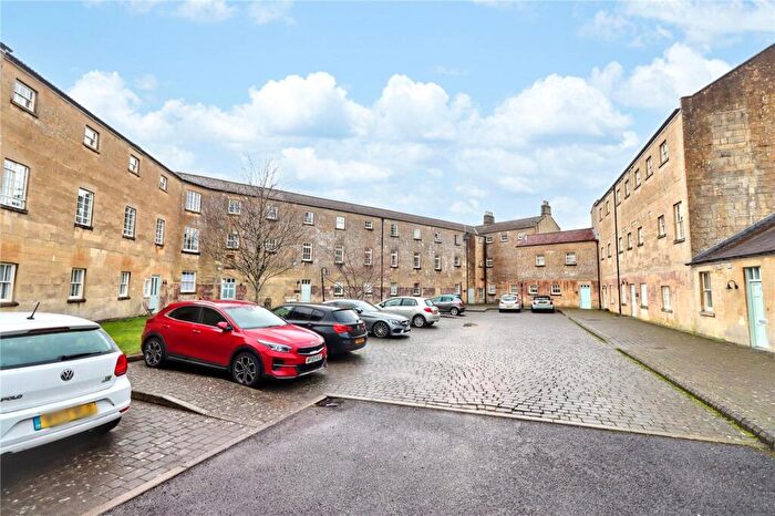 2 Bedroom Apartment For Sale In The Hexagon, Kempthorne Lane, Bath, BA2