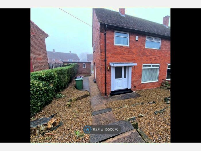 3 Bedroom Semi-Detached House To Rent In Hansby Gardens, Leeds, LS14