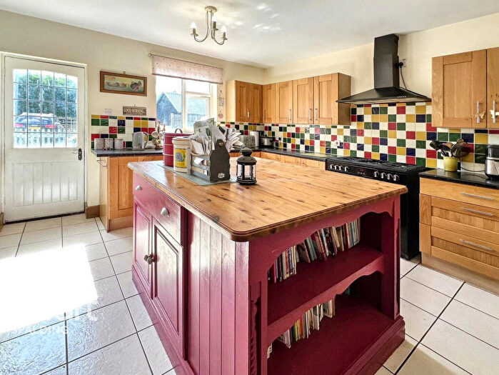 4 Bedroom Detached Bungalow For Sale In Millgate, Whaplode, PE12