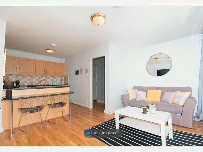 1 Bedroom Flat To Rent In Market Street, Aberdeen, AB11